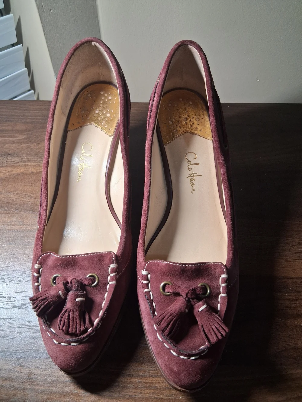 Burgundy Suede Tassel Wedge Loafers - Nike Air Comfort - Women’s Size 9.5 B